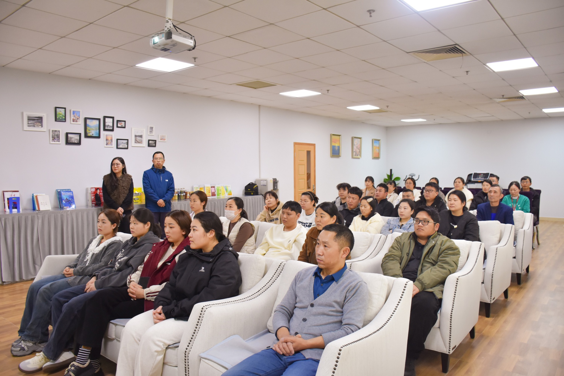 
                            以心筑家、悅享空間 我公司一線員工活動(dòng)室正式啟用